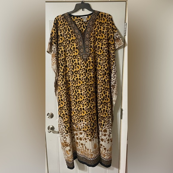 Vintage Winlar Kaftan~Gold Satin Leopard Print V-Neck Mob Wife Glam One Size - Picture 1 of 6